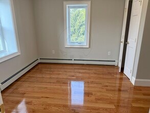 196 North St, Unit 3 in Somerville, MA - Building Photo - Building Photo