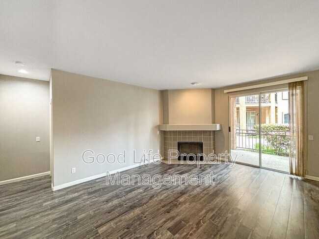 510 Camino De La Reina in San Diego, CA - Building Photo - Building Photo