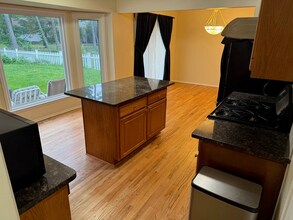 2884 E Eisenhower Pky in Ann Arbor, MI - Foto de edificio - Building Photo