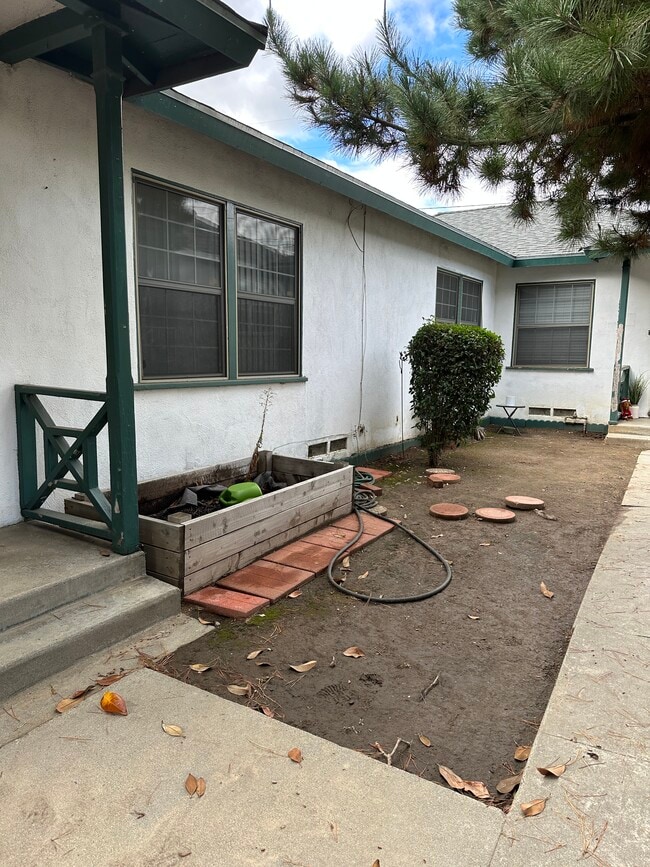 10418 El Rancho Dr in Whittier, CA - Building Photo - Building Photo