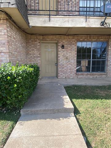 9501 Westpark Dr in Benbrook, TX - Building Photo
