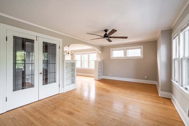 4800 N Bartlett Ave in Whitefish Bay, WI - Building Photo - Building Photo