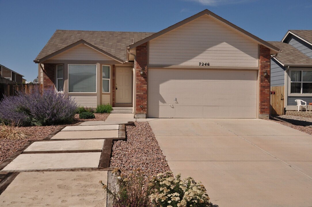 7246 Moss Bluff Ct in Fountain, CO - Building Photo