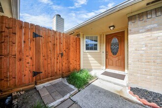 9211 Autumn Harvest Dr in Houston, TX - Foto de edificio - Building Photo