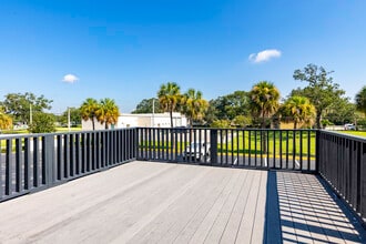 Cocoa Village Flats in Cocoa, FL - Foto de edificio - Building Photo