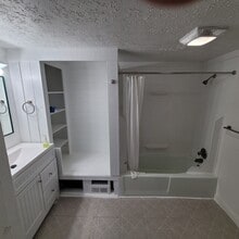 17 Woodland Dr, Unit Upstair Rental in Carmel, IN - Building Photo - Building Photo