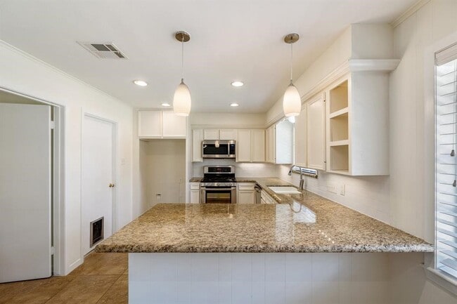 10214 Londonderry Dr in Houston, TX - Foto de edificio - Building Photo