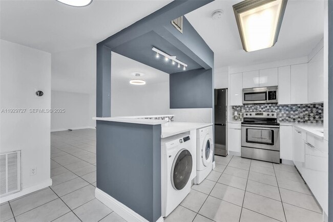 2945 NW 68th St in Fort Lauderdale, FL - Building Photo - Building Photo