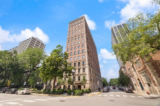 property at 1366 N Dearborn St