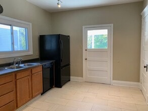 753 Delta Ave, Unit #2 in Cincinnati, OH - Building Photo - Building Photo