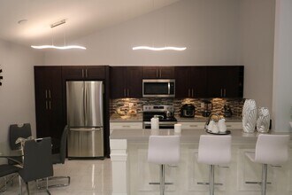 1031 Summit Pl Cir in West Palm Beach, FL - Building Photo - Building Photo