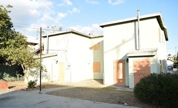 1061 Cerritos Ave in Long Beach, CA - Building Photo - Building Photo