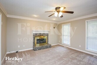 4642 Shay Terrace in Buford, GA - Foto de edificio - Building Photo