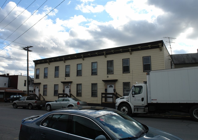 46 Columbia St in Cohoes, NY - Building Photo - Building Photo