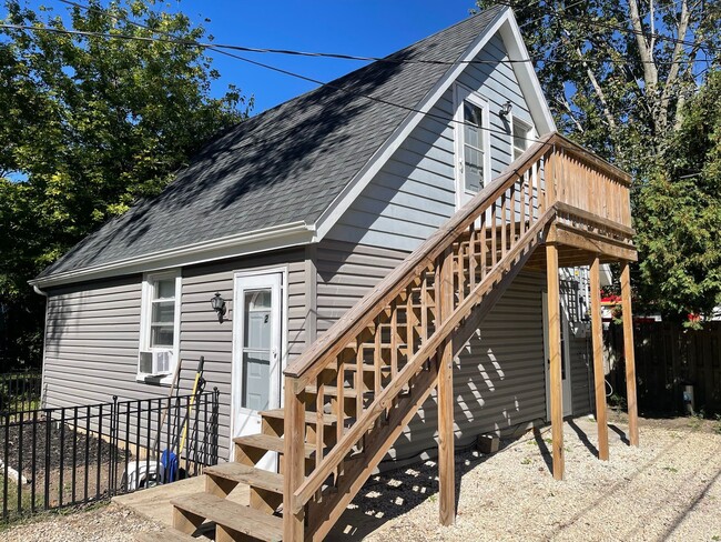 property at 1514 W Healey St