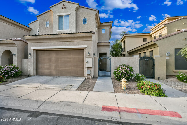 property at 1367 S Country Club Dr