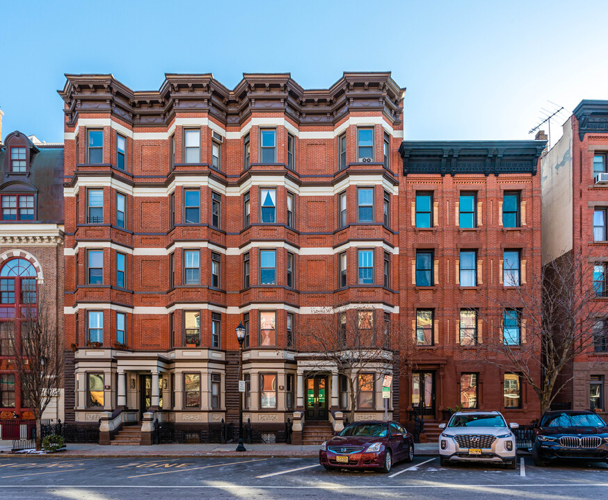 825 Washington St in Hoboken, NJ - Building Photo