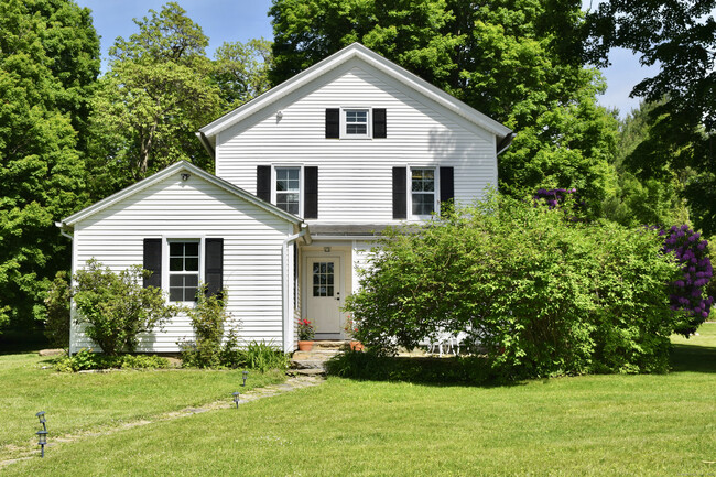 41 Hipp Rd in New Milford, CT - Building Photo - Building Photo