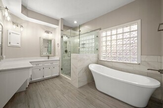 8222 Redchurch Dr in Spring, TX - Building Photo - Building Photo