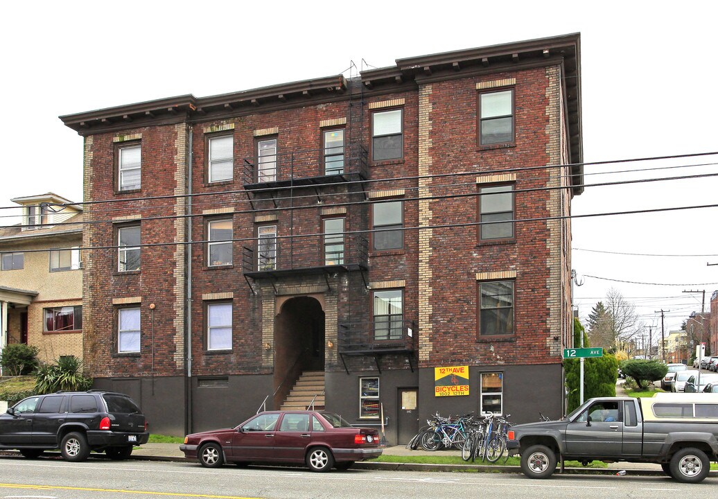 Alyward Apartments in Seattle, WA - Foto de edificio