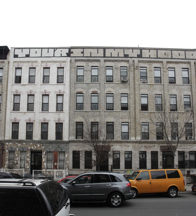 304 Jefferson St in Brooklyn, NY - Building Photo - Building Photo