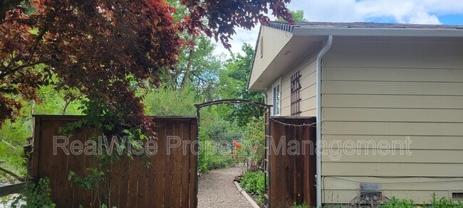 property at 602 Schroeder Ln