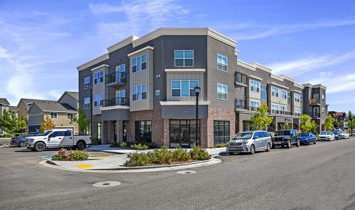3648 N Centrepoint Way in Meridian, ID - Building Photo