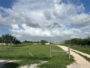 24175 Engleman Rd in Edcouch, TX - Building Photo - Building Photo