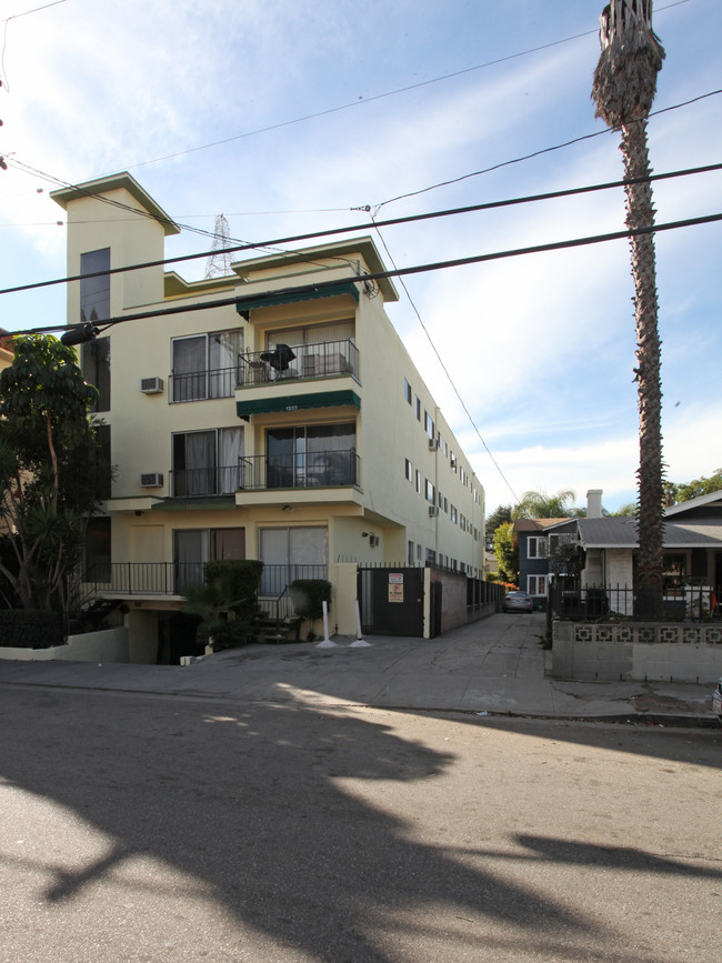 1333 N Las Palmas in Los Angeles, CA - Foto de edificio - Building Photo