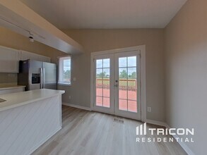 18860 E Carmel Cir in Aurora, CO - Building Photo - Building Photo