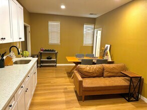 6805 Edinburgh Rd in Corona, CA - Building Photo - Building Photo