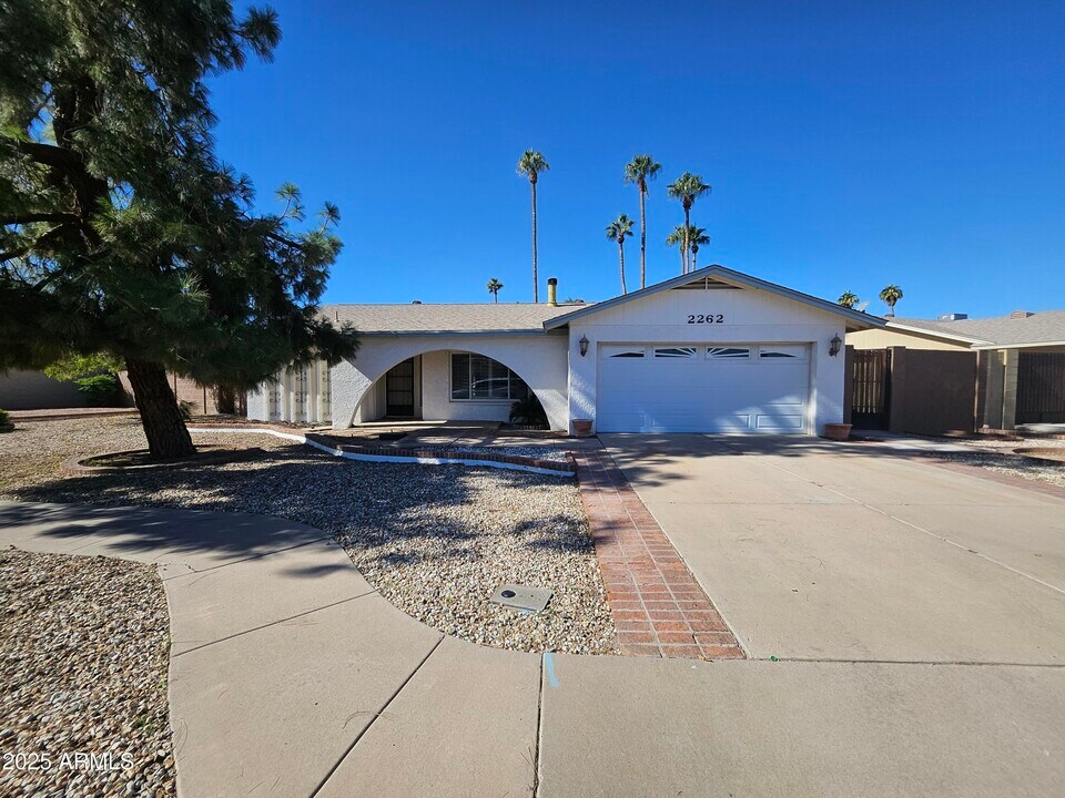 2262 S Las Flores in Mesa, AZ - Building Photo