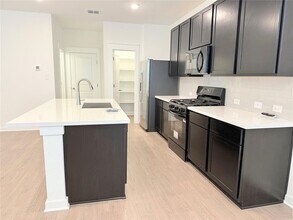 148 Hartson Dr in Taylor, TX - Building Photo - Building Photo