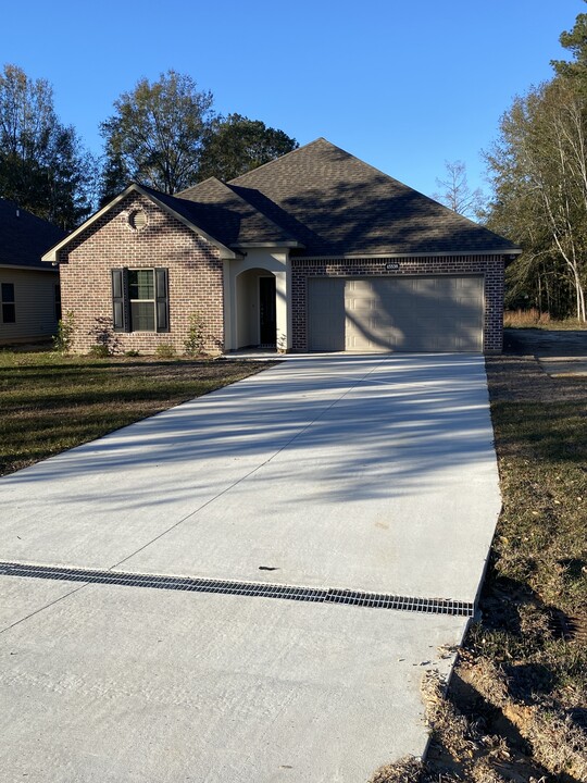 45548 Tranquil Trce in Hammond, LA - Foto de edificio