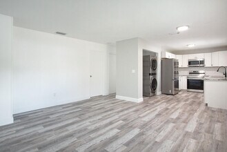 2111 Jacobs Rd in Fort Pierce, FL - Building Photo - Building Photo