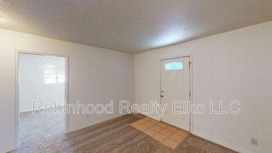 741 Elm St in Elko, NV - Building Photo - Building Photo