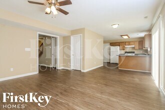 728 Sweet Creek Dr in Indianapolis, IN - Foto de edificio - Building Photo