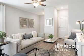 14334 Palm Ridge in San Antonio, TX - Building Photo - Building Photo