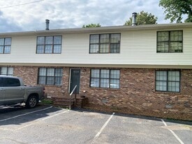 263 Tinker Hill Cv, Unit C in Jackson, TN - Building Photo