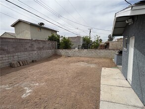 111 Dogwood St in Henderson, NV - Building Photo - Building Photo