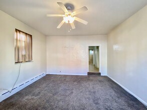 2312 S 11th St-Unit -1st Floor in Philadelphia, PA - Building Photo - Building Photo