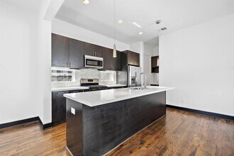 4706 Crawford St in Houston, TX - Building Photo - Building Photo