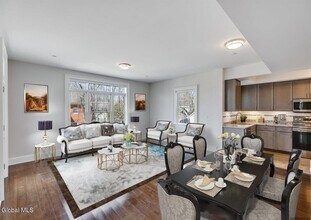 25 Lawrence St in Saratoga Springs, NY - Building Photo - Building Photo