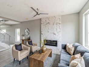 15562 Rocklyn Place in Clive, IA - Foto de edificio - Building Photo