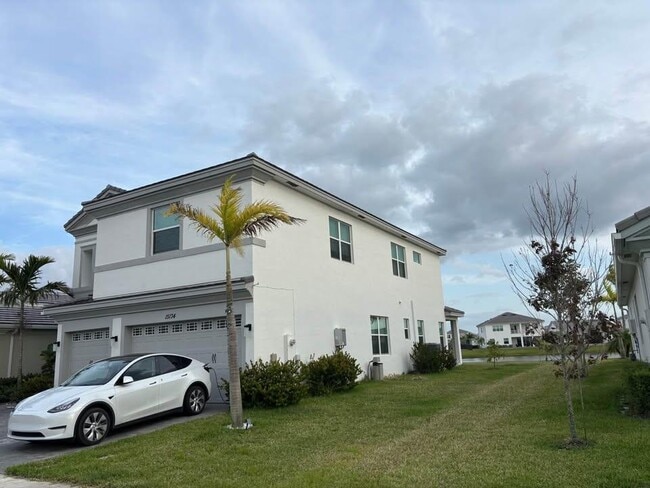 property at 15134 Cameo Ct