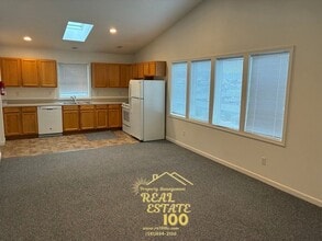 838 SE Oar Ave in Lincoln City, OR - Building Photo - Building Photo