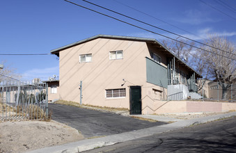 Garden View Apartments in Barstow, CA - Foto de edificio - Building Photo