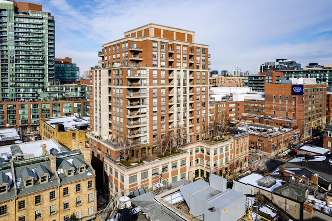 King George Square in Toronto, ON - Building Photo - Building Photo