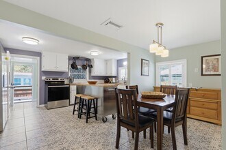 587 Dixie Hwy, Unit Main House in Tarpon Springs, FL - Building Photo - Building Photo