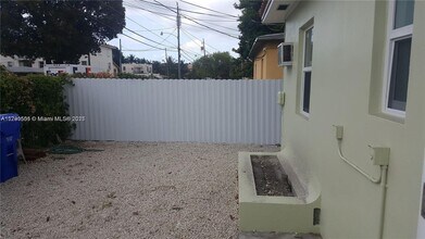 503 SW 19th Ave in Miami, FL - Building Photo - Building Photo